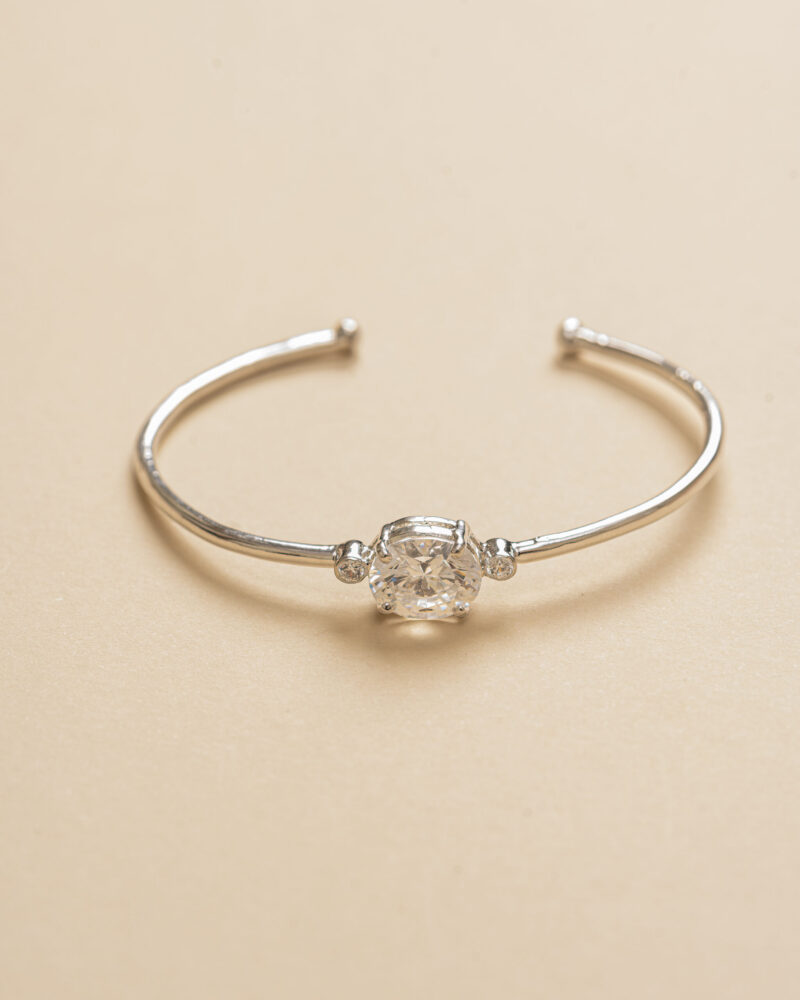 Lumi?re Solitaire Cuff