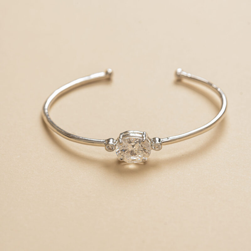 Lumi?re Solitaire Cuff